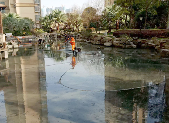 丰台景观池淤泥清理